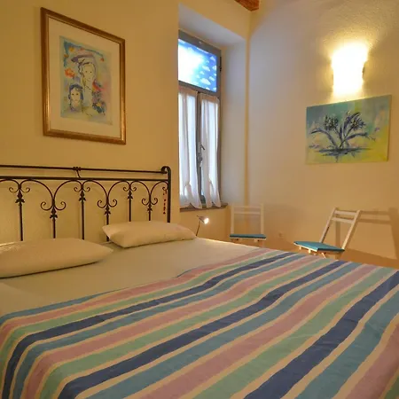 Carera Sea View Apartmán *