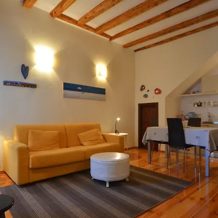 Carera Sea View Apartmán *