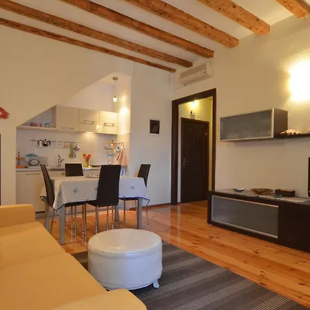 Apartmán Carera Sea View *